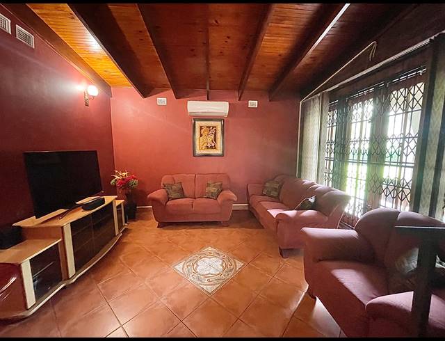 3 BEDROOM HOUSE FOR SALE IN YELLOWWOOD PARK